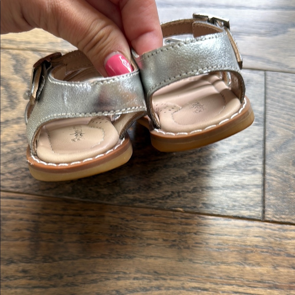 Elephantito Silver Kids Sandals US5 EU20 free shipping GUC - Picture 6 of 10